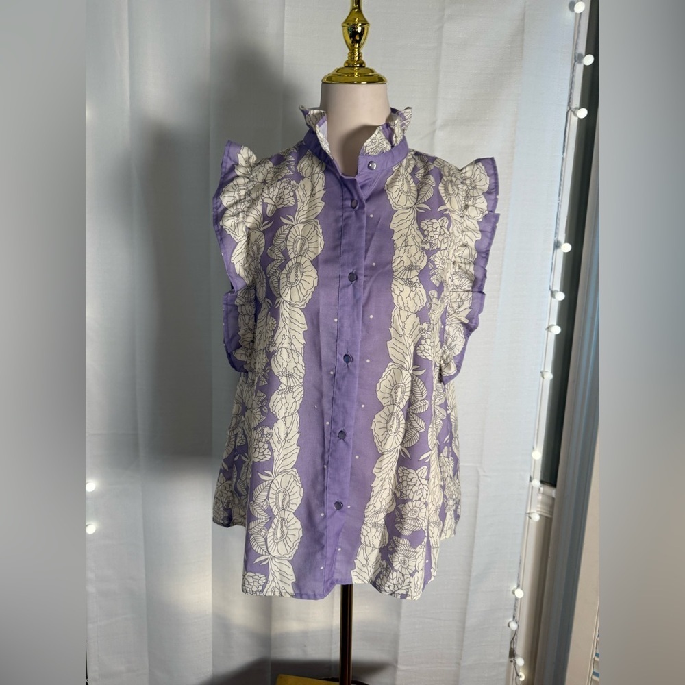 Mazik Lavender Floral Ruffle Sleeve Button Down Blouse Women’s Medium